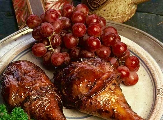 Dickens and the Birth of the Classic English Christmas Dinner